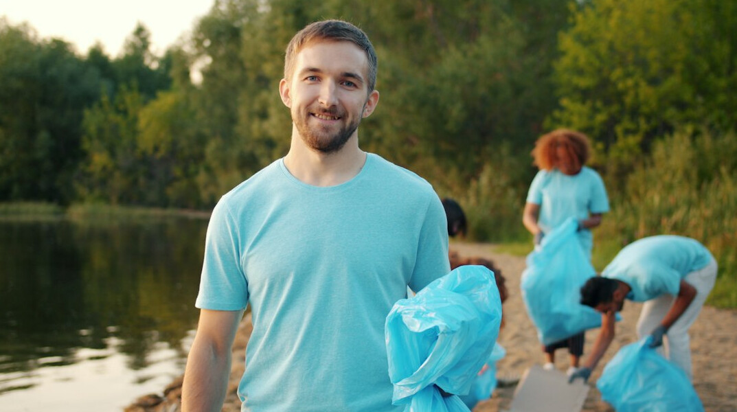 community cleaning river